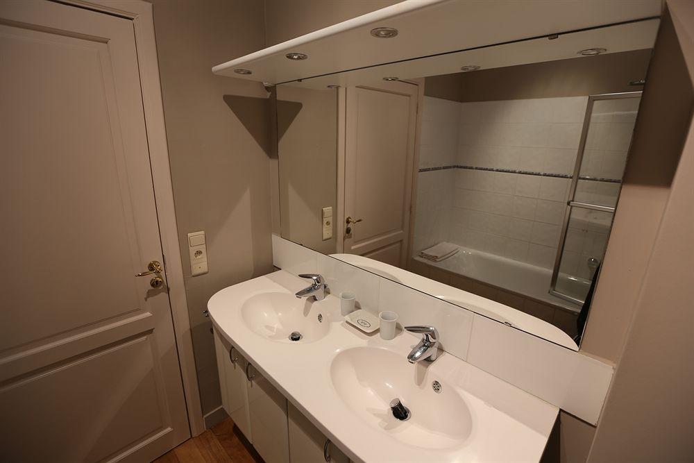 B&B Villa Leopoldine Brussels Guesthouse Иксель Экстерьер фото